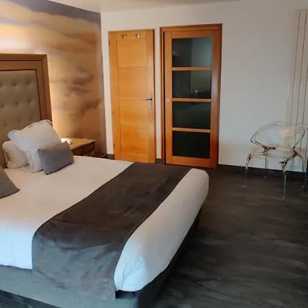 Et Le Lion D'or Hotel Pont-Évêque