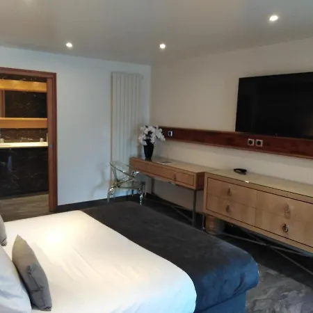 Et Le Lion D'or 3* Pont-Évêque