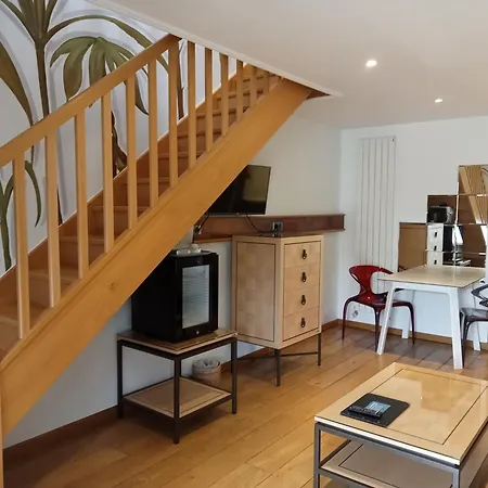 Et Le Lion D'or Pont-Évêque