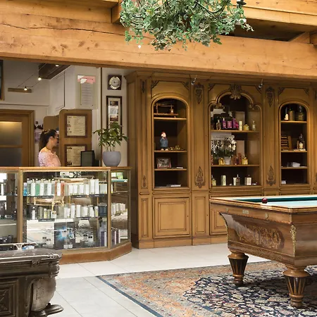 Et Le Lion D'or Pont-Évêque