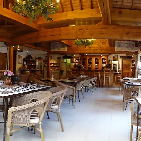 Et Le Lion D'or Pont-Évêque