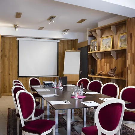 Et Le Lion D'or Pont-Évêque