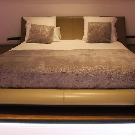 Hotel Et Le Lion D'or Pont-Évêque
