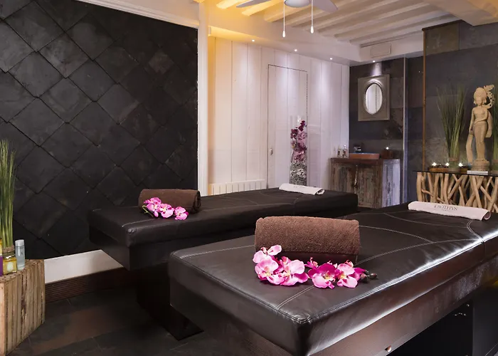 Et Le Lion D'or Otel Pont-Évêque