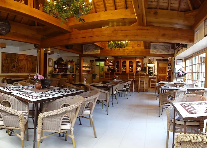 Et Le Lion D'or Pont-l'Eveque (Calvados)