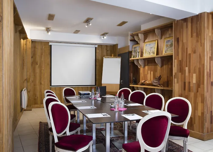 Et Le Lion D'or Pont-Évêque