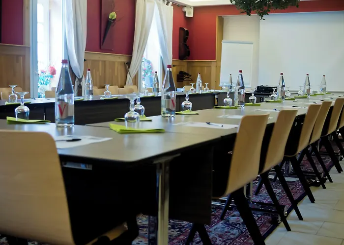 Et Le Lion D'or Otel Pont-Évêque