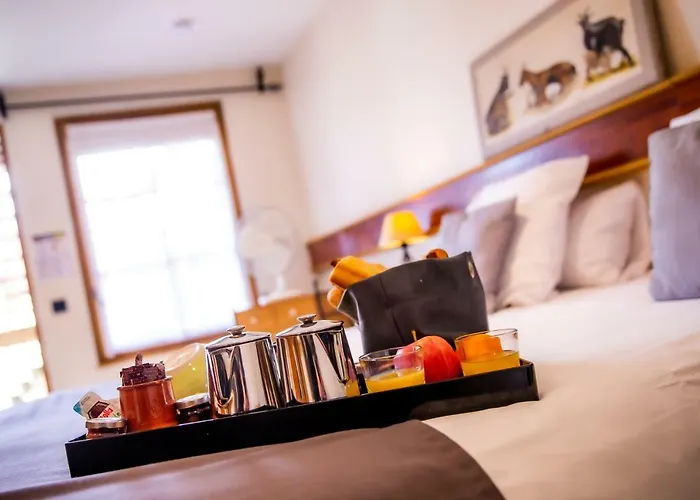 Et Le Lion D'or Otel Pont-Évêque