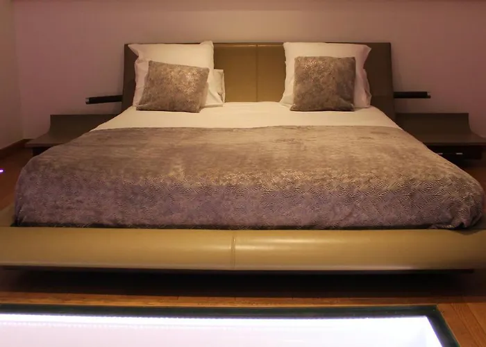 Otel Et Le Lion D'or Pont-Évêque