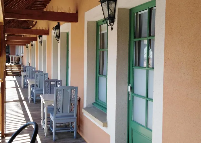 Hotel Et Le Lion D'or Pont-Évêque